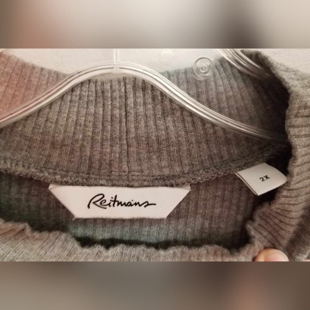Reitmans Ribbed Mock Neck Top - Picture 3 of 3
